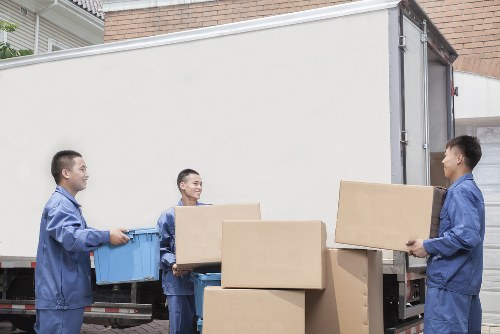 Local removal truck hire for flat and house removals in Bromley